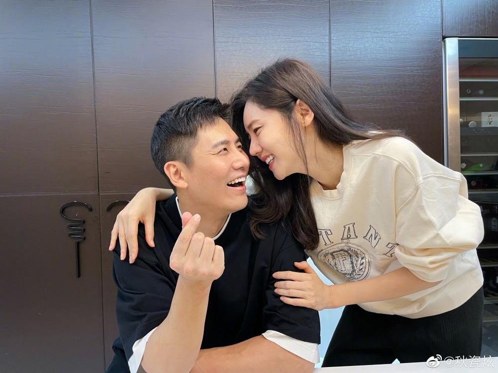 原创小H随地小便,有谁注意彭昱畅的反应?幸亏黄老师没在家
