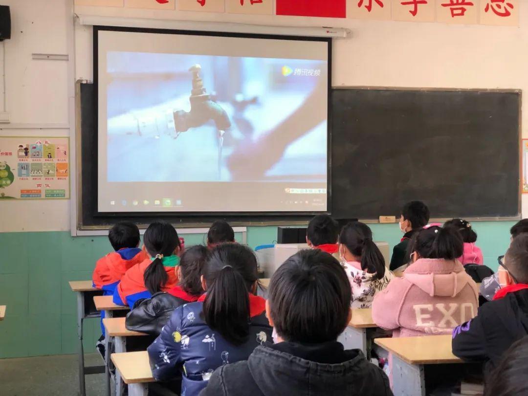 芭比大学毕业