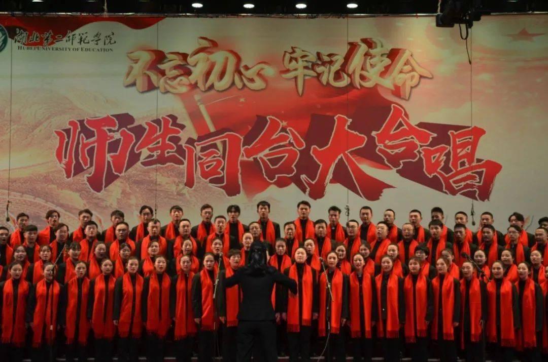 嘉兴一男子凌晨坐派出所门口哭诉太累了，此男子为何这么做？