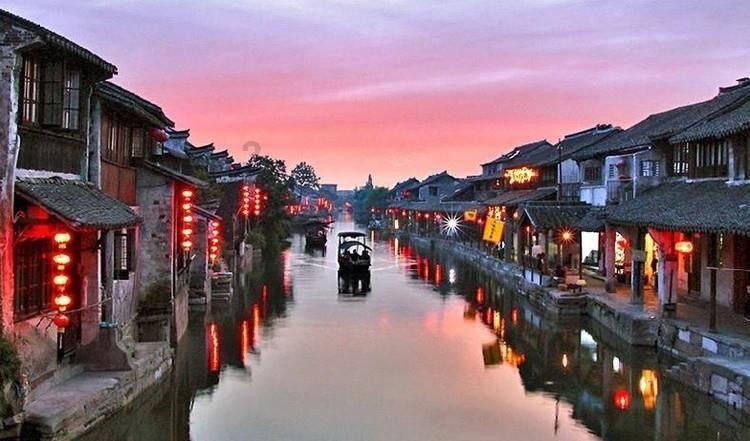 喜报 | 2023超级品牌大会,成博出品获颁“年度Z世代focus品牌”